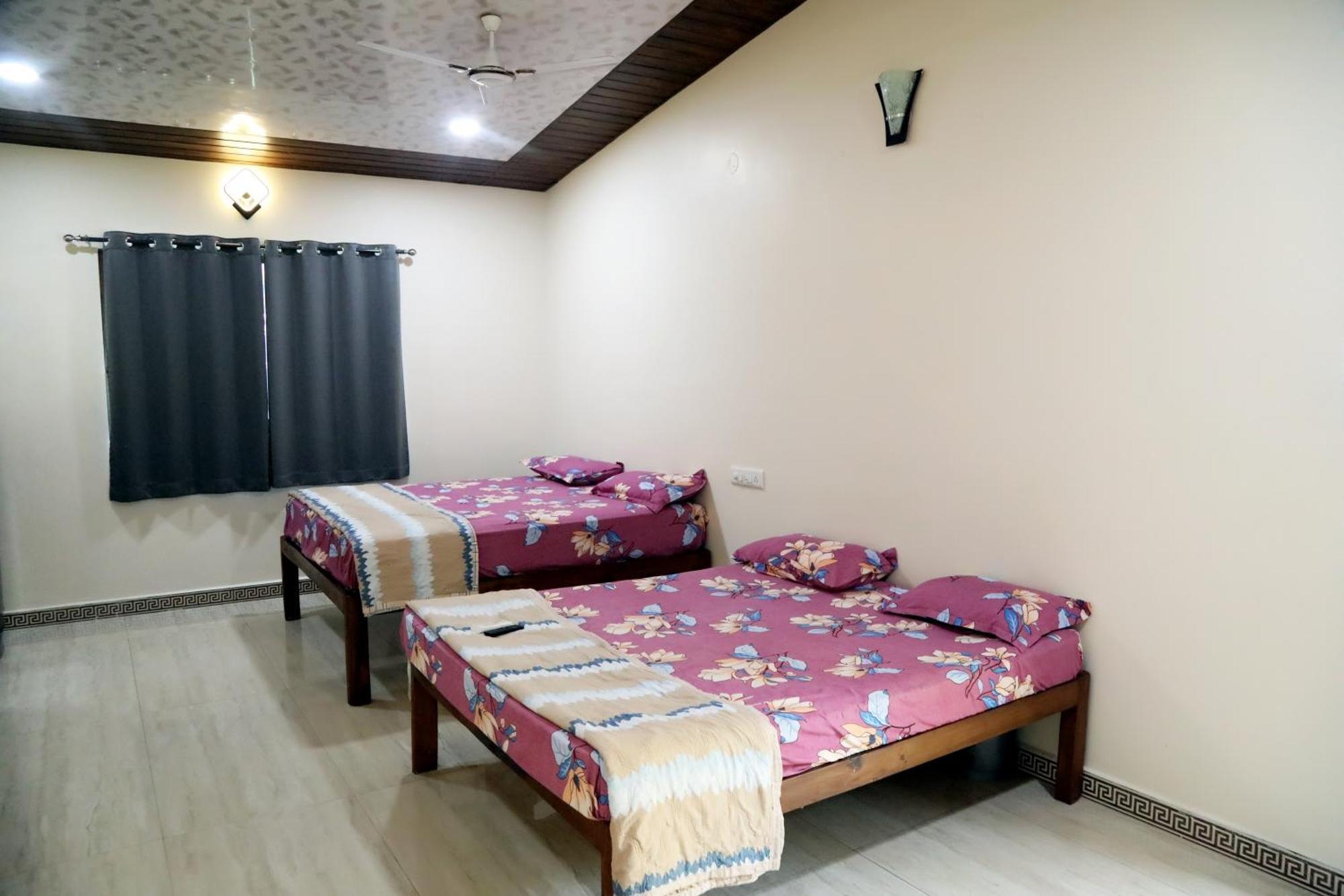 The Royal Ascot Holiday Home Alibag Room photo